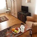 Central Apartment Апартаменты