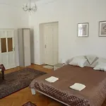 Апартаменты Central Apartment *