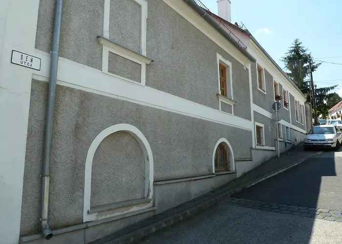 Central Apartment *